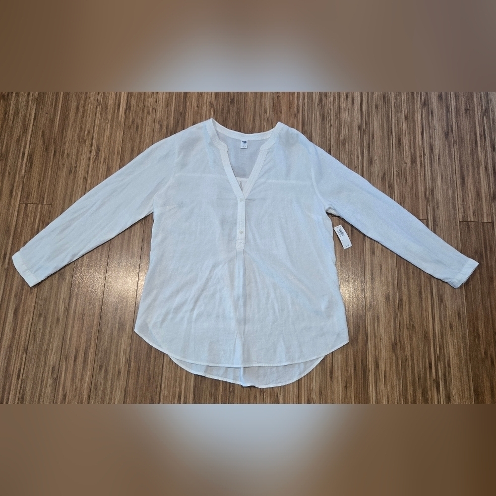 NWT Old Navy White Long Sleeve Top